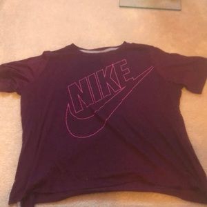 Super cute Burgundy Nike tee